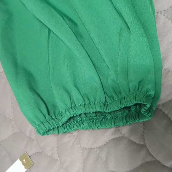 Green button up blouse - Picture 6 of 10